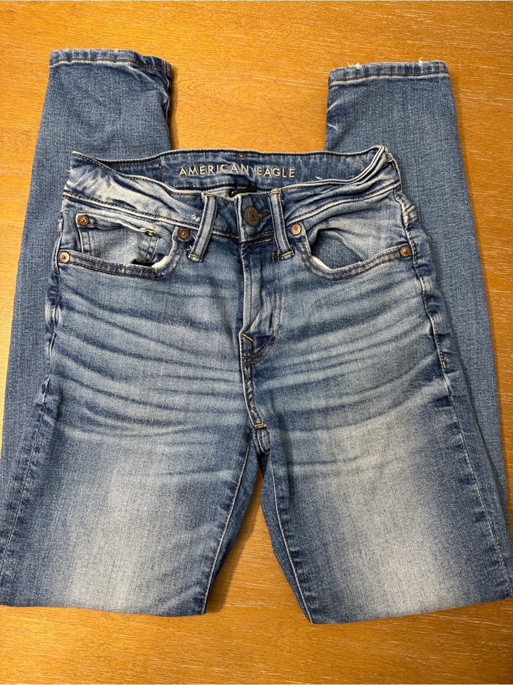 American Eagle Outfitters Men's Skinny Jeans in Medium Blue Wash